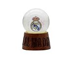 Análisis y comparación: ¿Cuál es el mejor escudo del Real Madrid para tu piscina? [JPG]